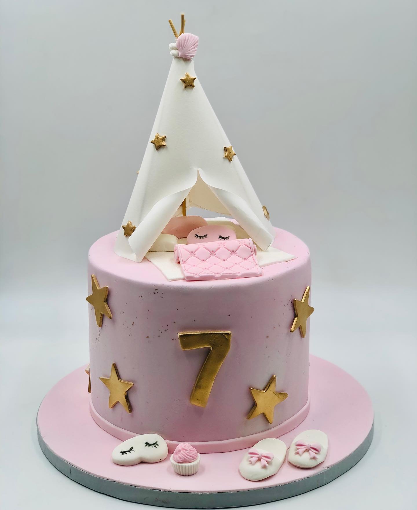 Pyjama Cake 16 Pajama Party Ideas | Fun Sleepover Themes